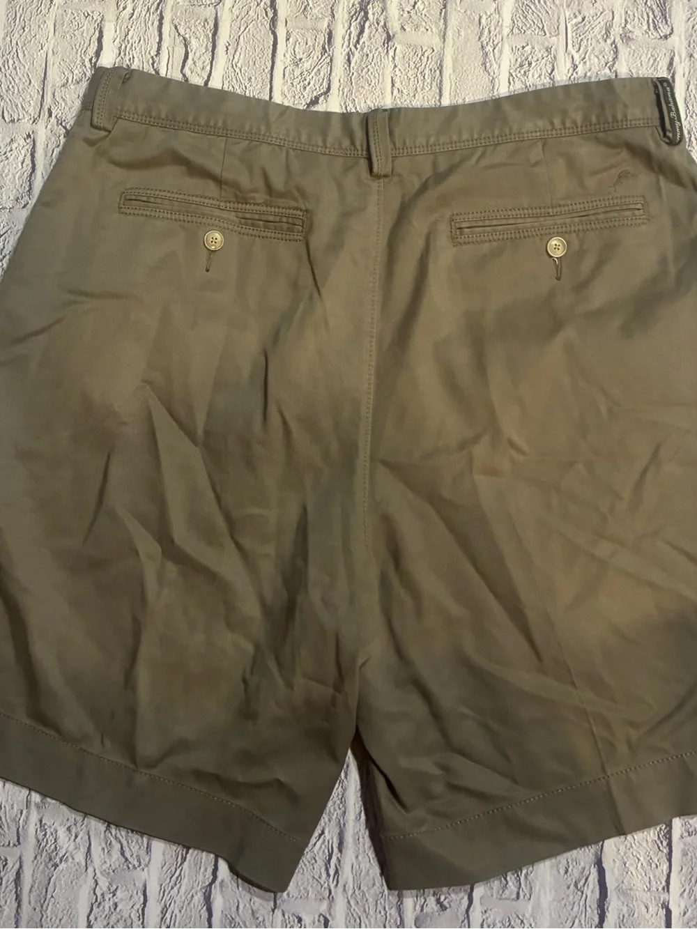 Tommy Bahama Men's Olive Green Flat-Front Shorts‎
